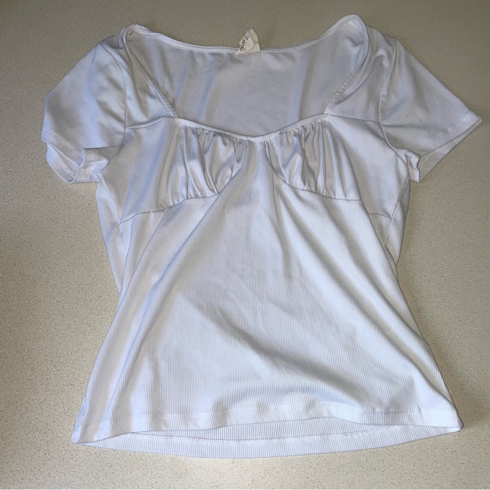 Cute white top